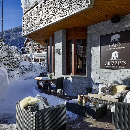 Piz Buin 4*