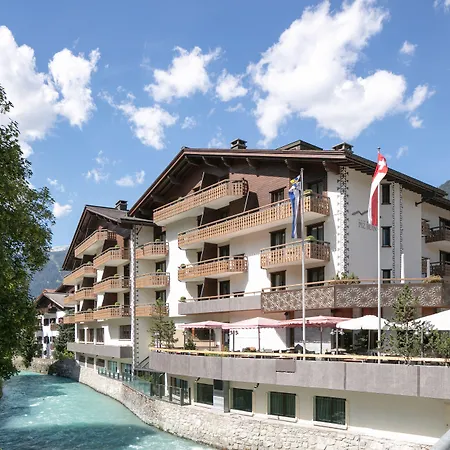 Piz Buin ホテル クロスタース