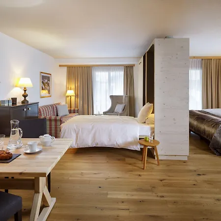 Piz Buin מלון 4*